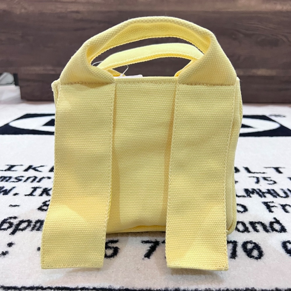 Disney - Winnie The Pooh Hanging By The String Mini Tote 7in x 6in - Picture 4 of 7